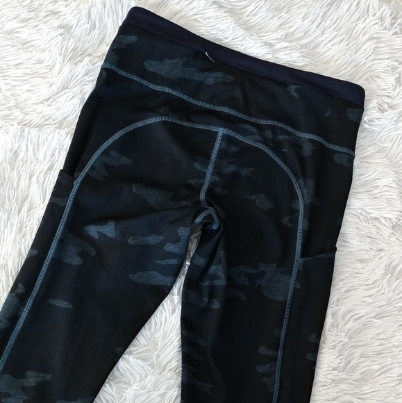 Lululemon Camo Speed Tight ll - Picture 4 of 7